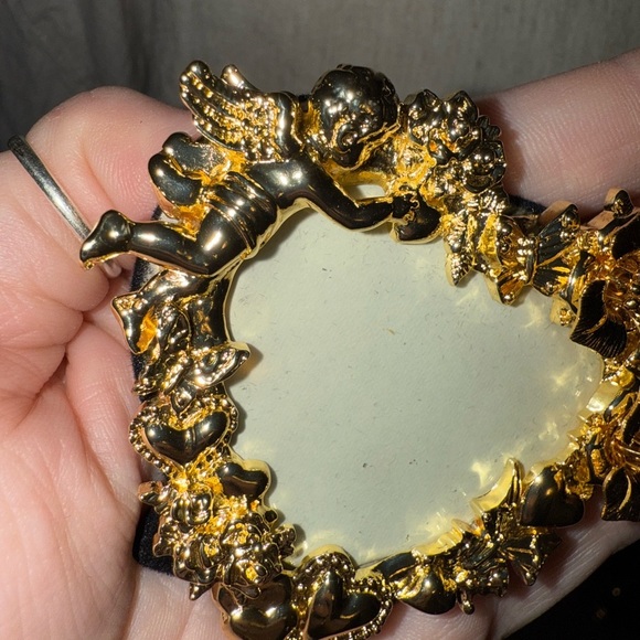 Avon - Goldtone - Frame - Heart Shaped - Floral Stud Earrings - Vintage - Picture 5 of 8